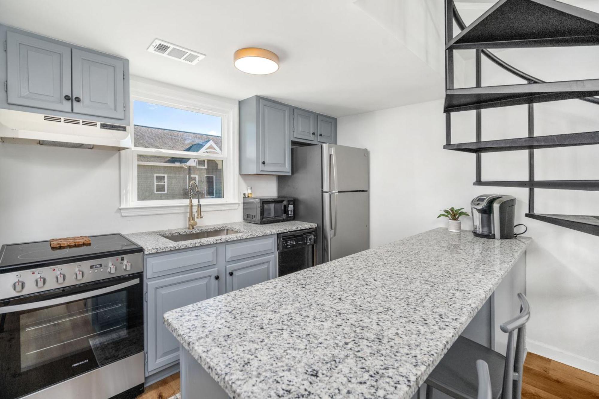 Remodeled And New - Walk To Downtown Auburn Apartman Kültér fotó